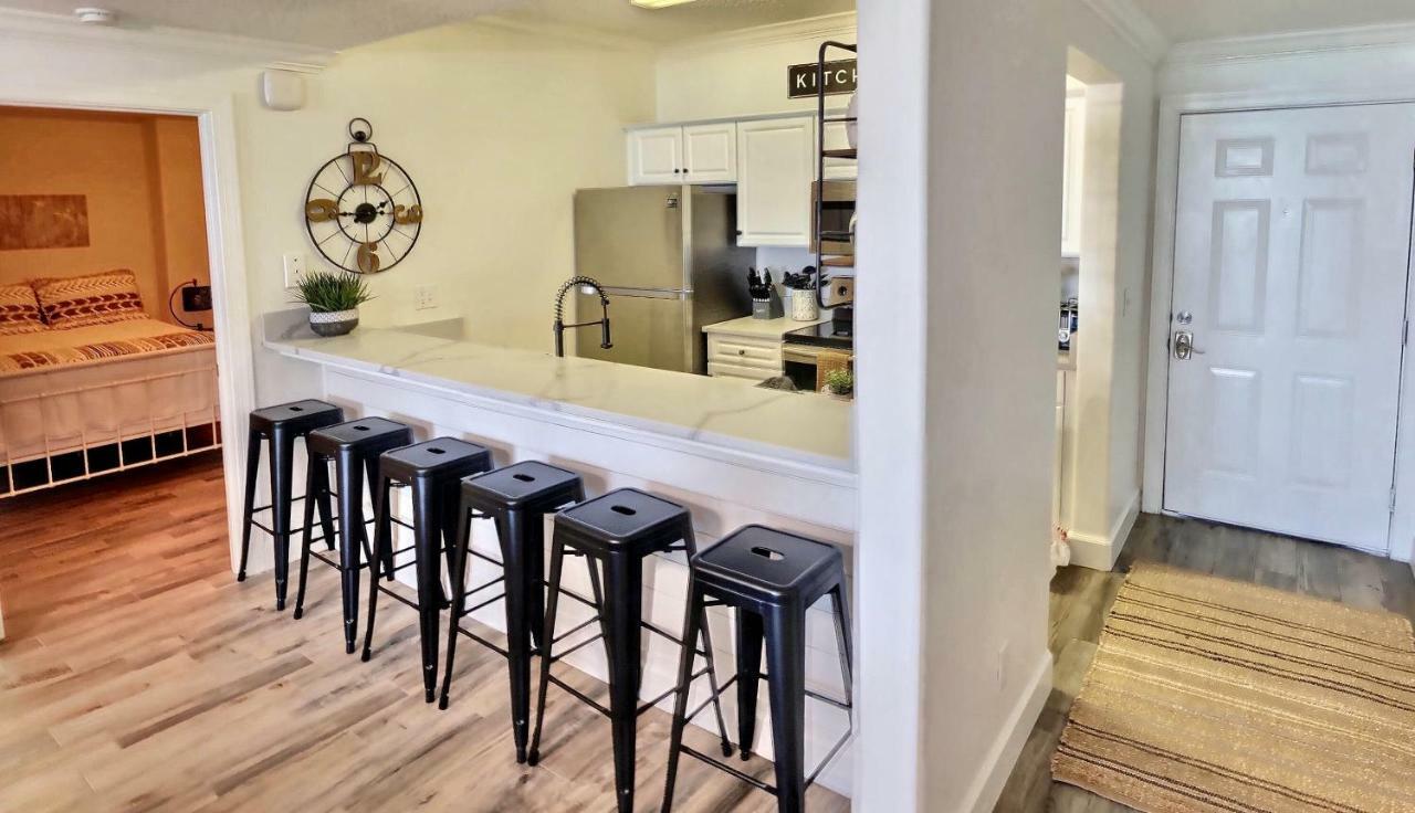 Barefoot Bliss - beachfront condo - sleeps 14 Panama City Beach Esterno foto