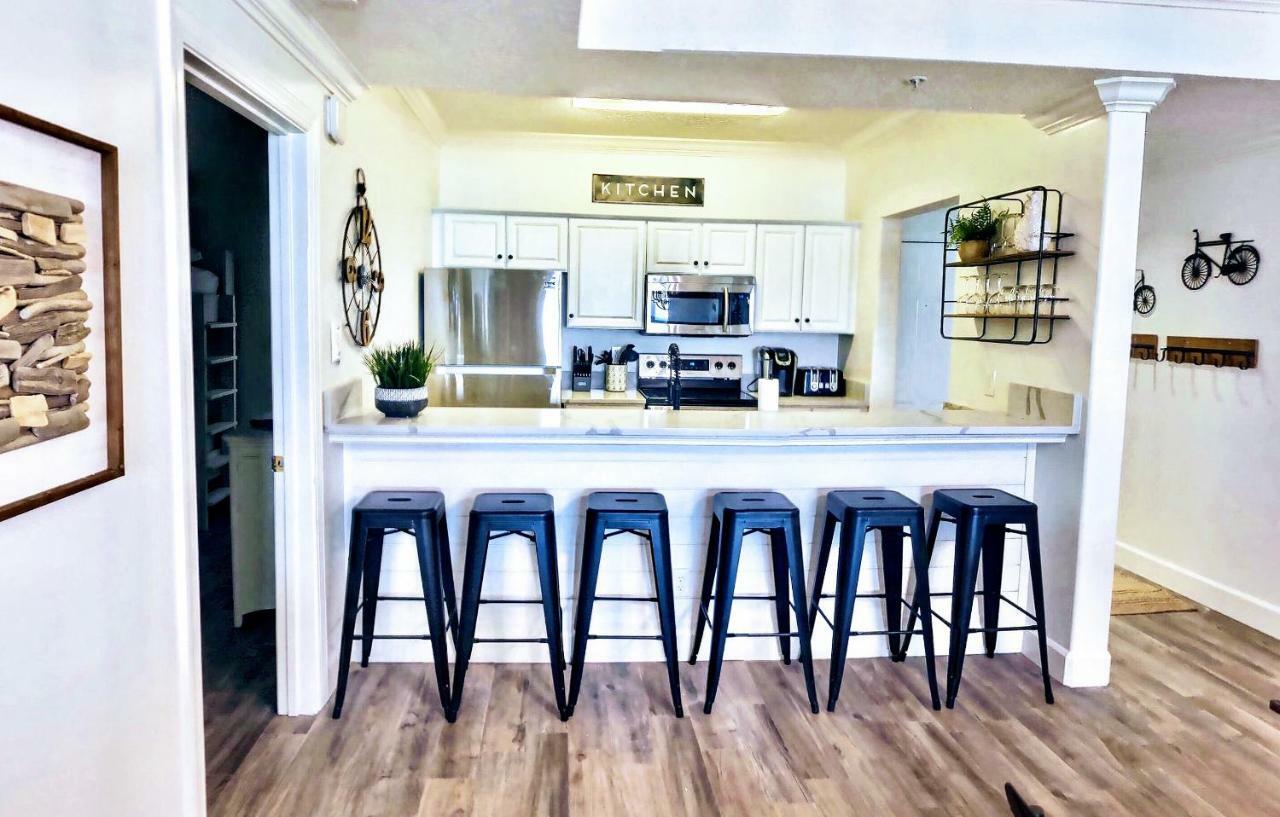 Barefoot Bliss - beachfront condo - sleeps 14 Panama City Beach Esterno foto