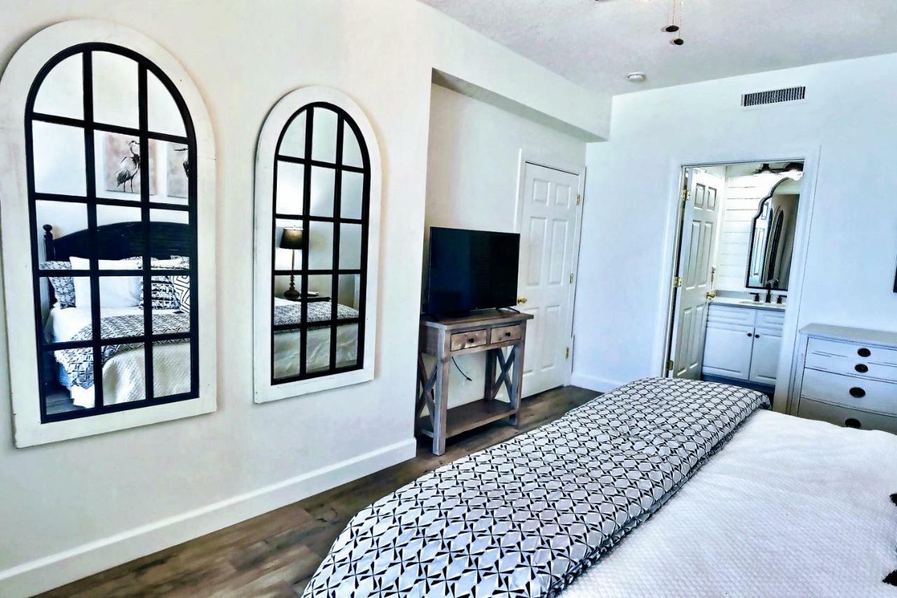 Barefoot Bliss - beachfront condo - sleeps 14 Panama City Beach Esterno foto