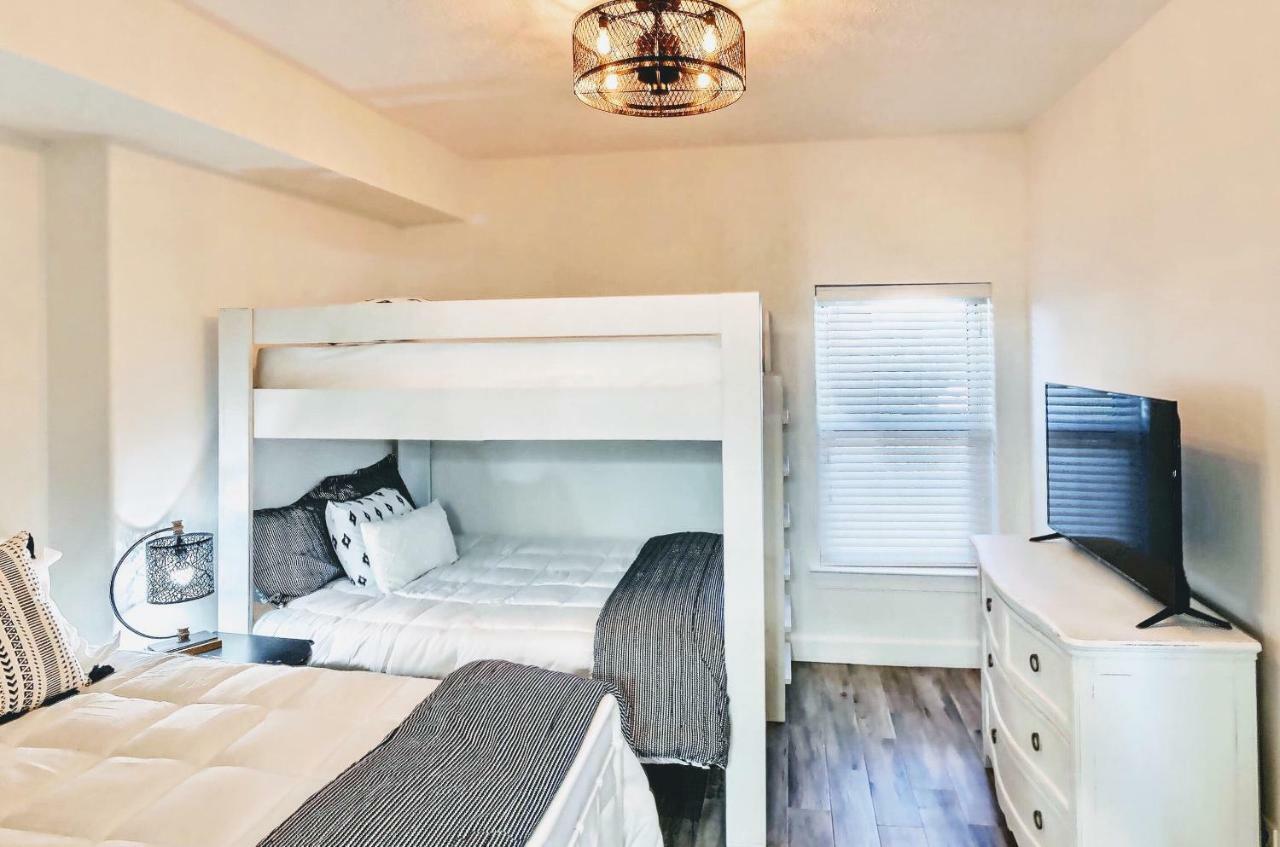 Barefoot Bliss - beachfront condo - sleeps 14 Panama City Beach Esterno foto